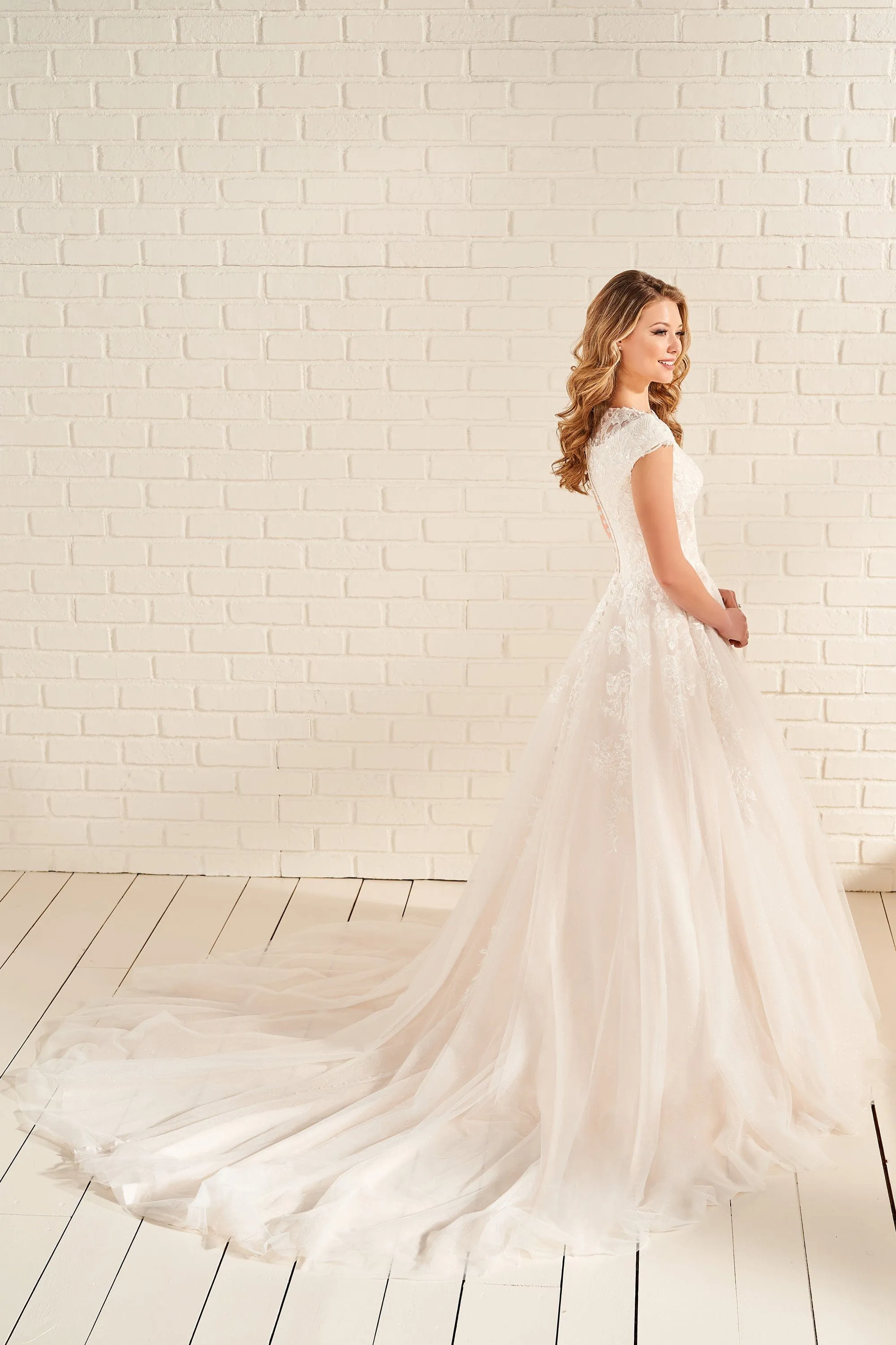 Modest by Mon Cheri: MOD951