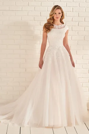 Modest by Mon Cheri: MOD951