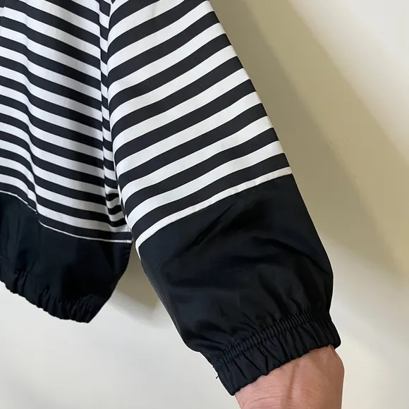 Nike Womens Black WhiteStripe Full Zip Jacket Windbreaker Gold Swoosh L