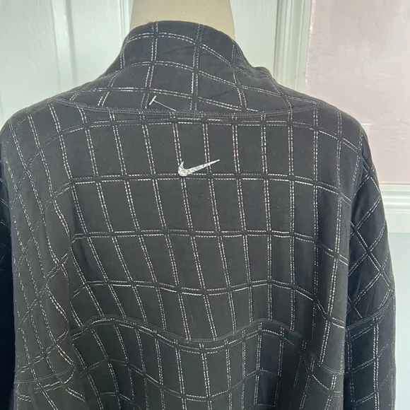Nike Yoga Women’s Therma-FIT Luxe Reversible Wrap Sweater Black 3X NWT $140