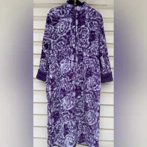 Oscar de la Renta violet/white plush robe, full front zipper, side pockets, XL