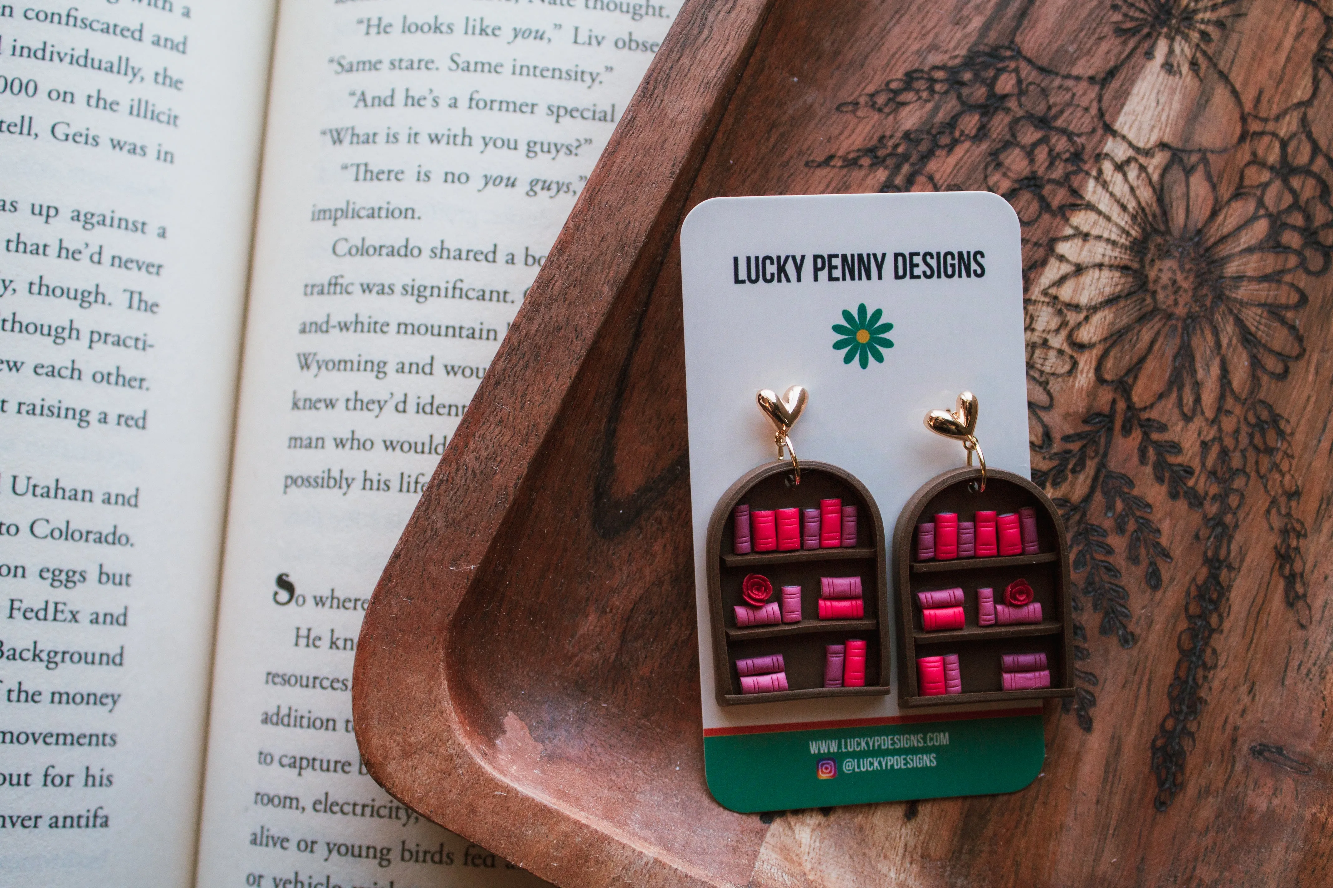 Pink Lovers 3D Bookshelf Earrings