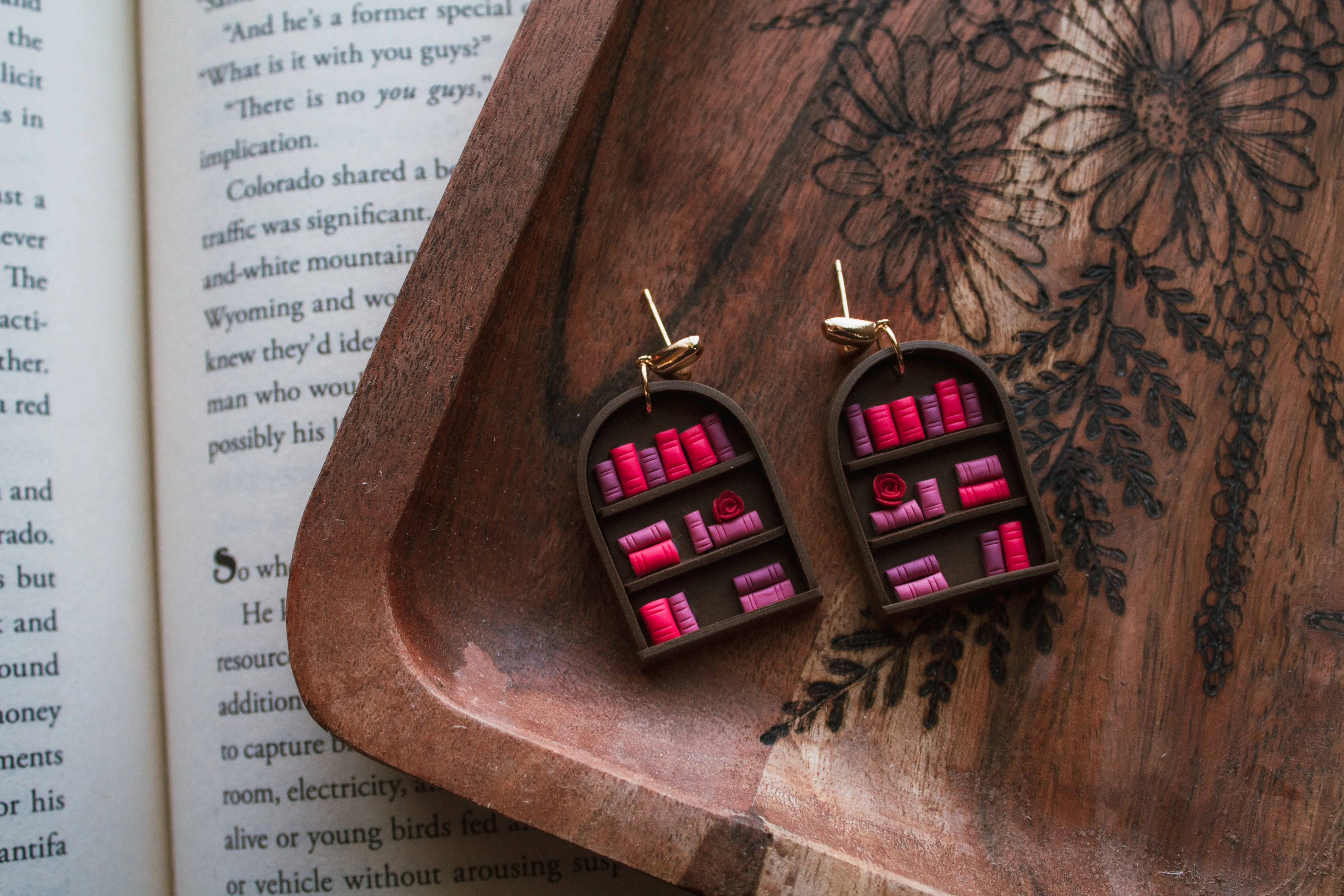 Pink Lovers 3D Bookshelf Earrings