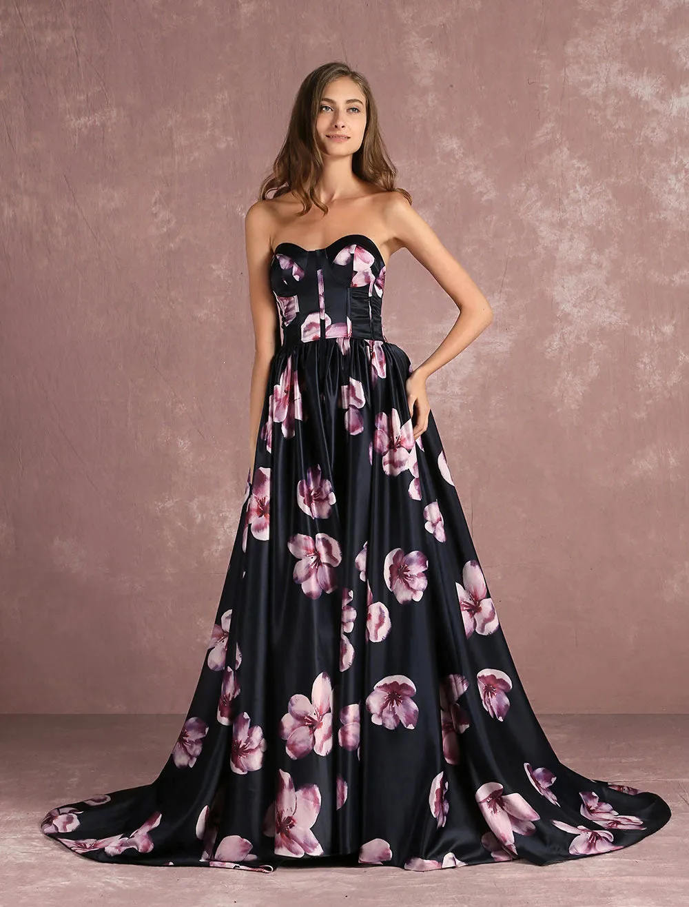 Stunning Floral Pageant Dress Black Sweatheart Strapless Long evening dress Boned Printed Chapel Train Occasion Dress