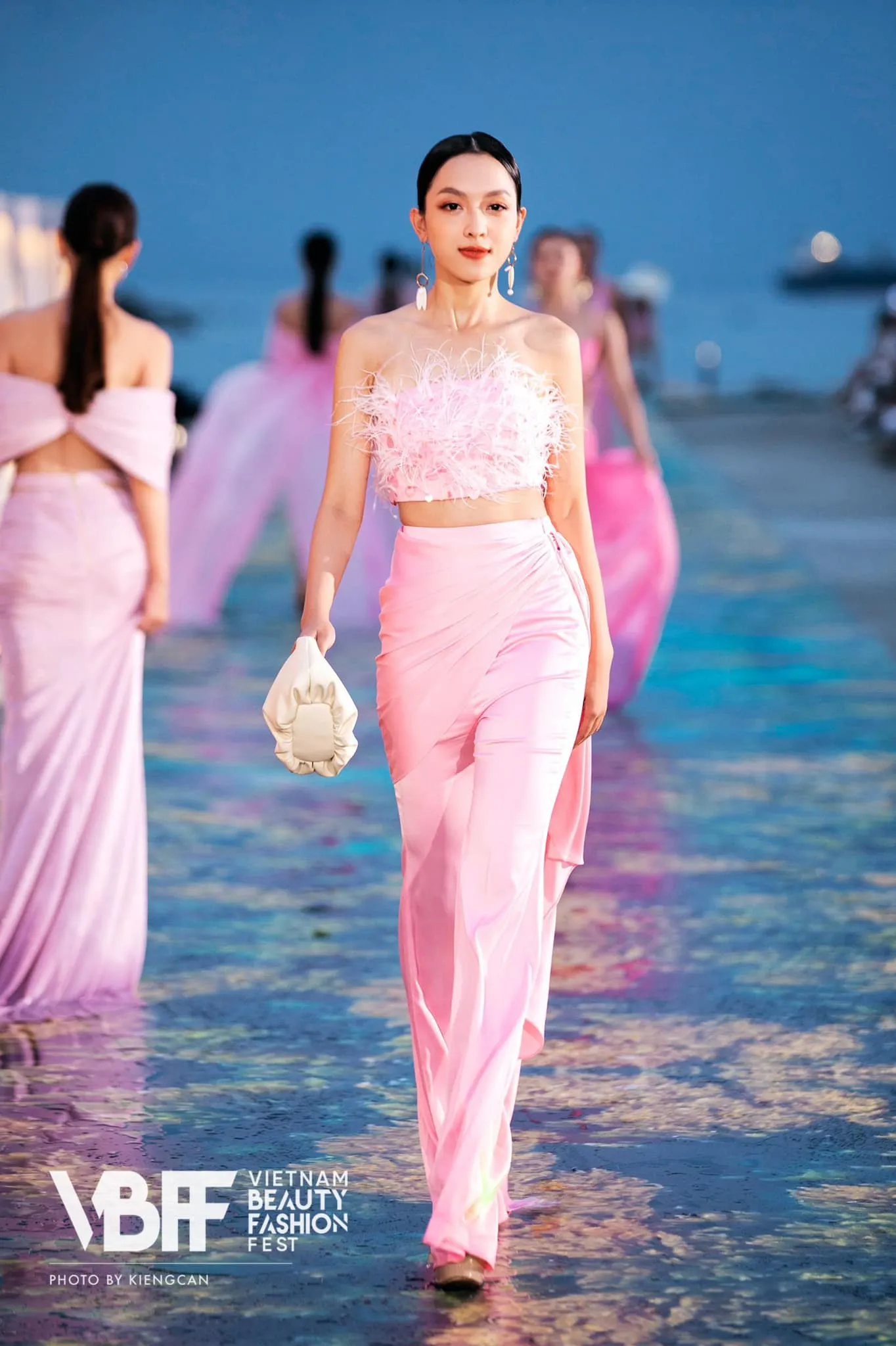 TÚI XÁCH Flower Mini Eyelet & Bow màu đỏ