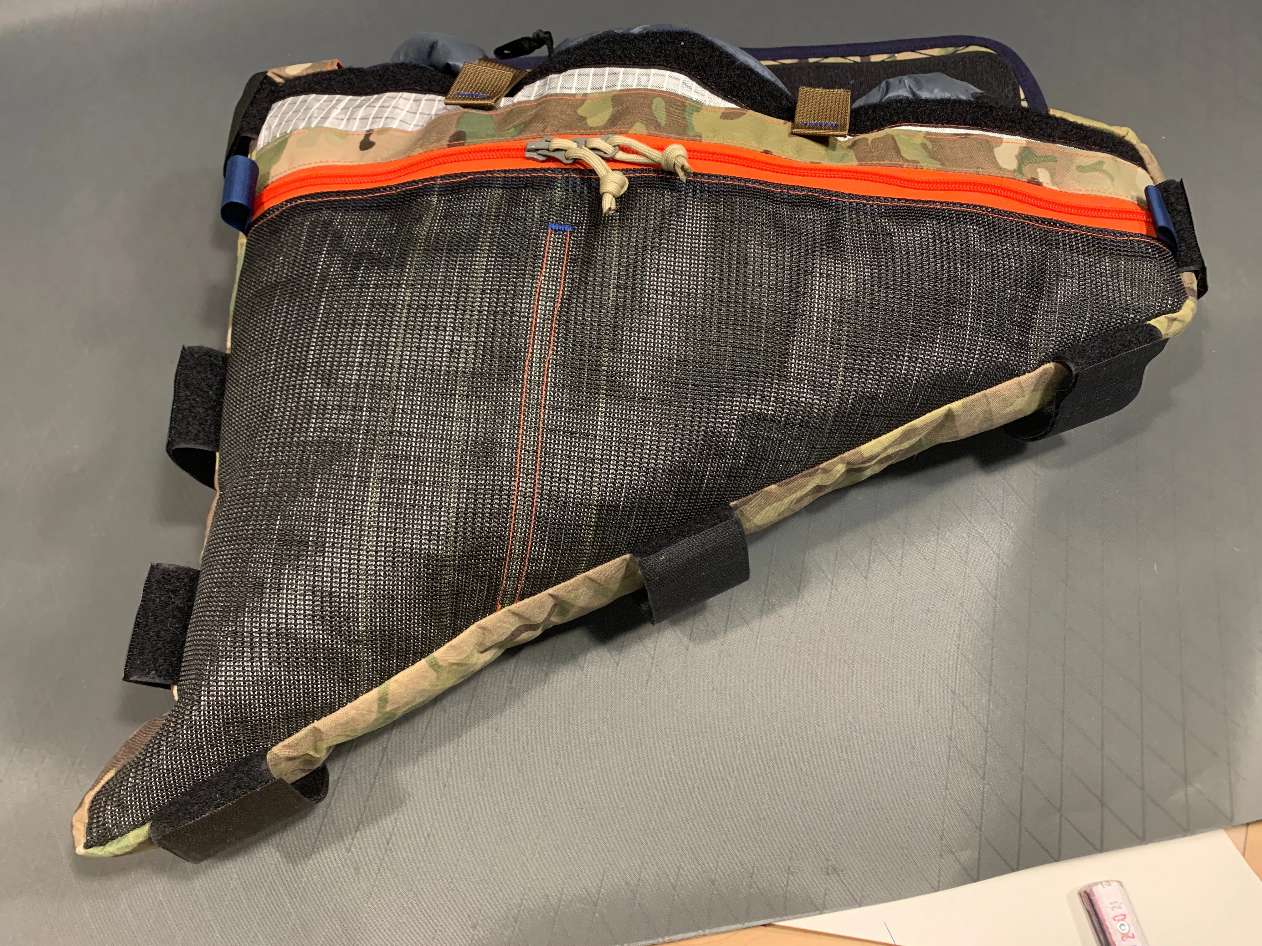 Top load frame bag