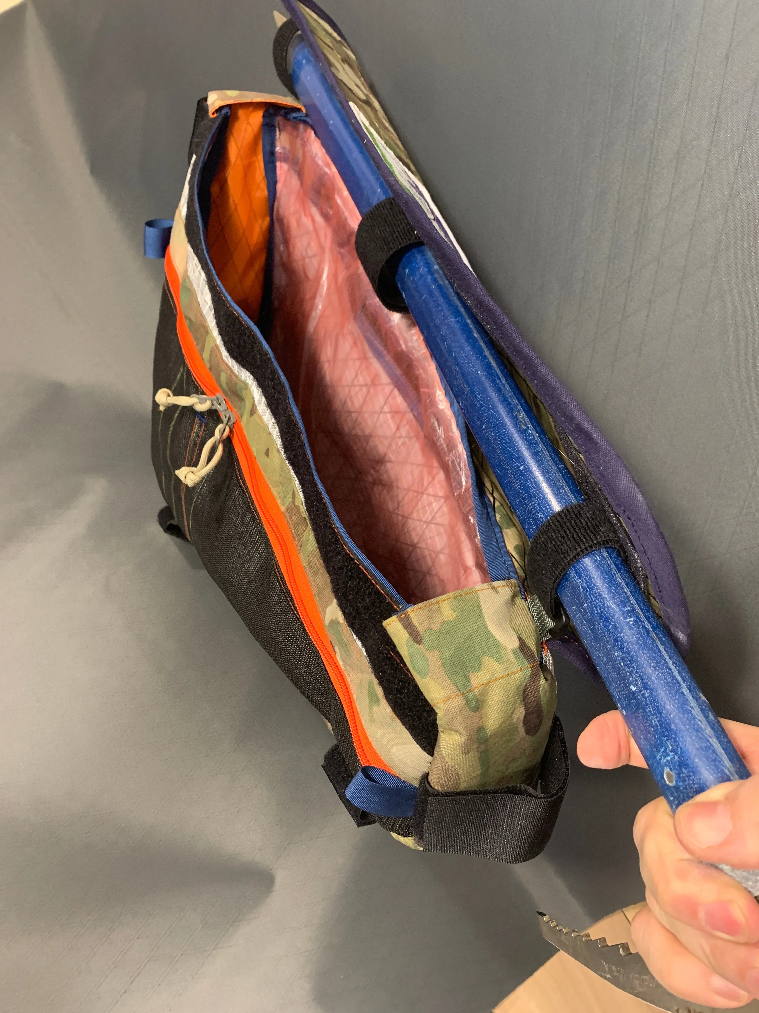 Top load frame bag