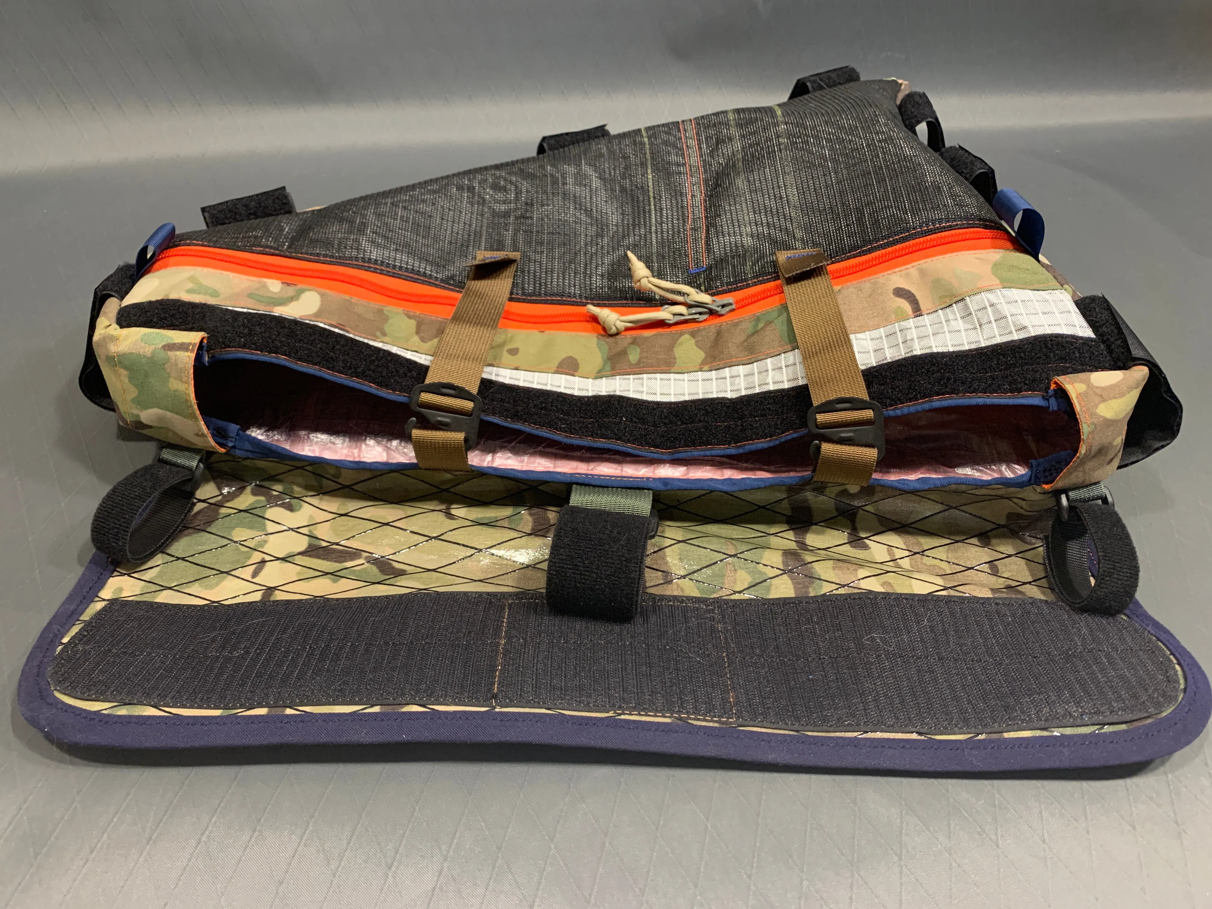 Top load frame bag
