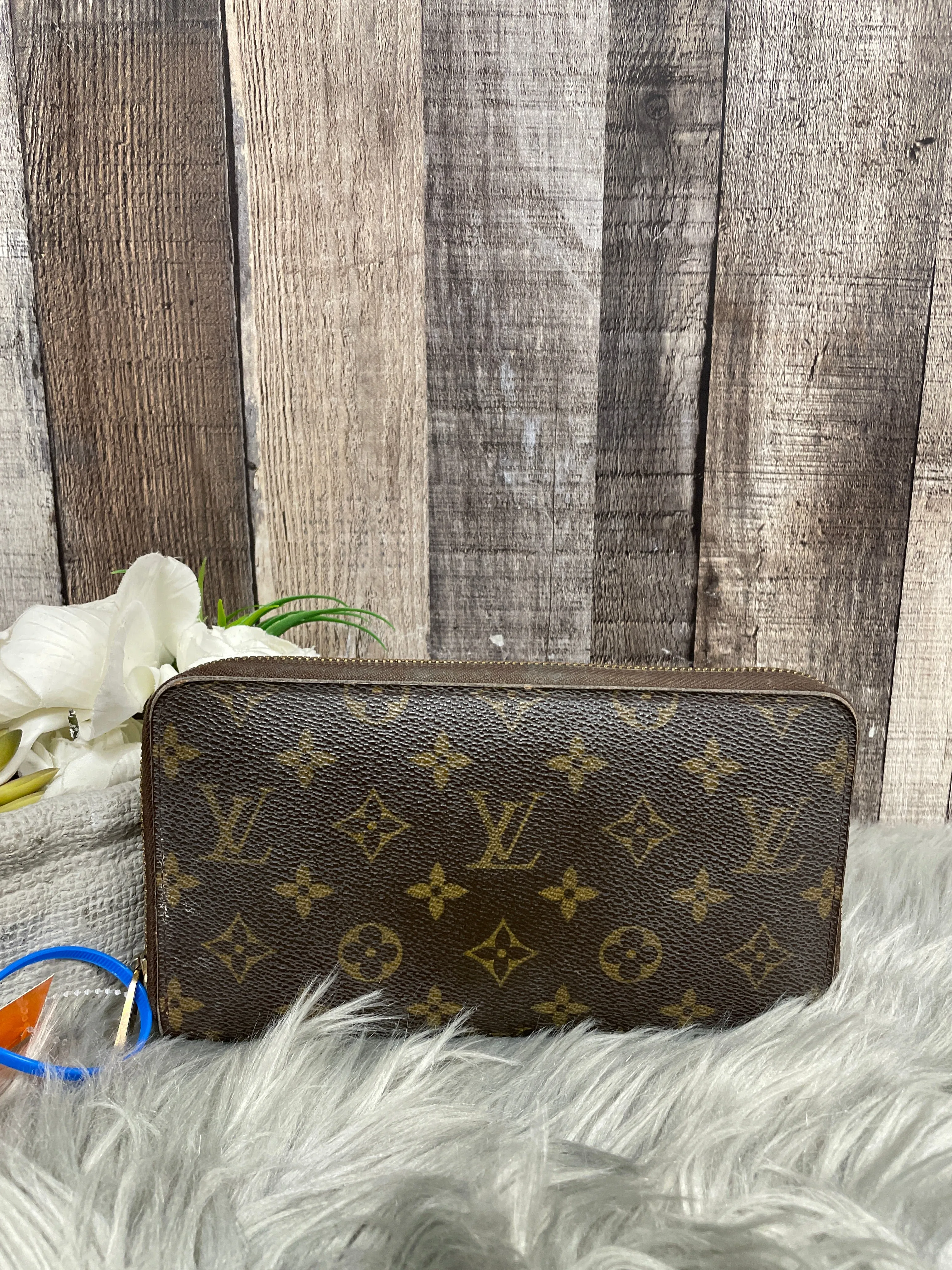 Wallet Luxury Designer By Louis Vuitton  Size: Large
