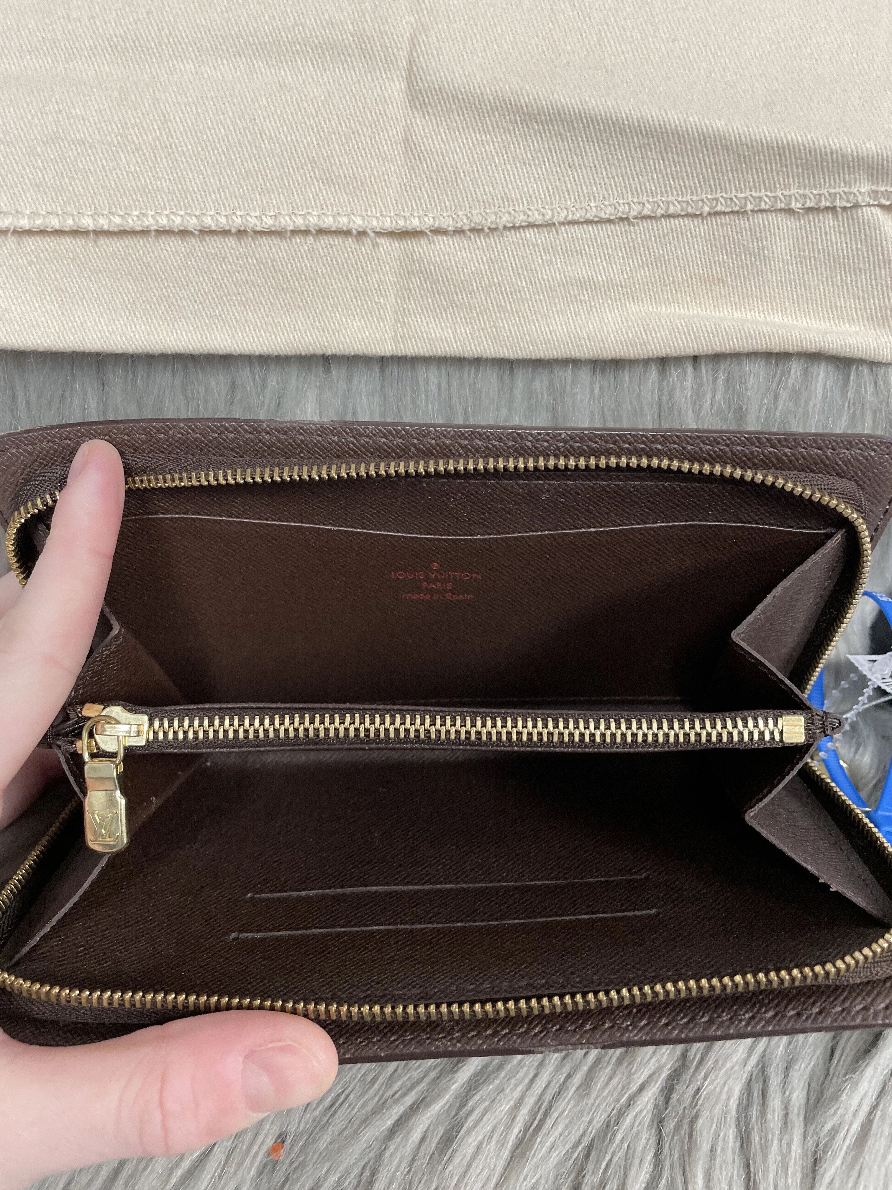 Wallet Luxury Designer By Louis Vuitton  Size: Medium