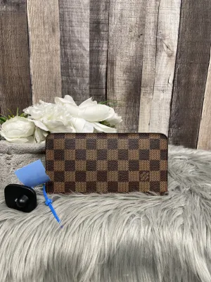 Wallet Luxury Designer By Louis Vuitton  Size: Medium