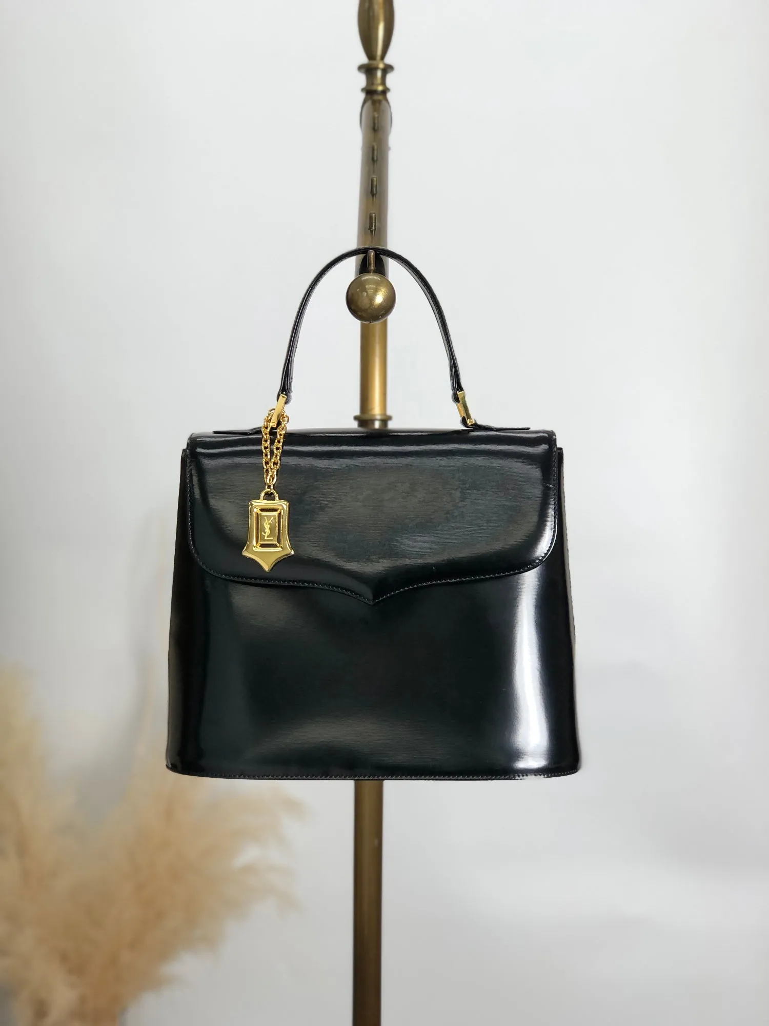 Yves Saint Laurent Charm Handbag Black Vintage rbvbzf